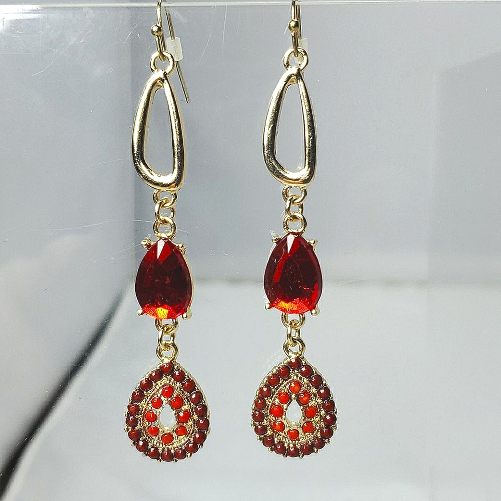 Bijou Drive  gold Burgundy dangle earrings